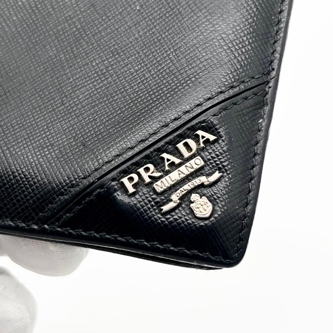 PRADA 二つ折り財布　サフィアーノレザー　ブラック