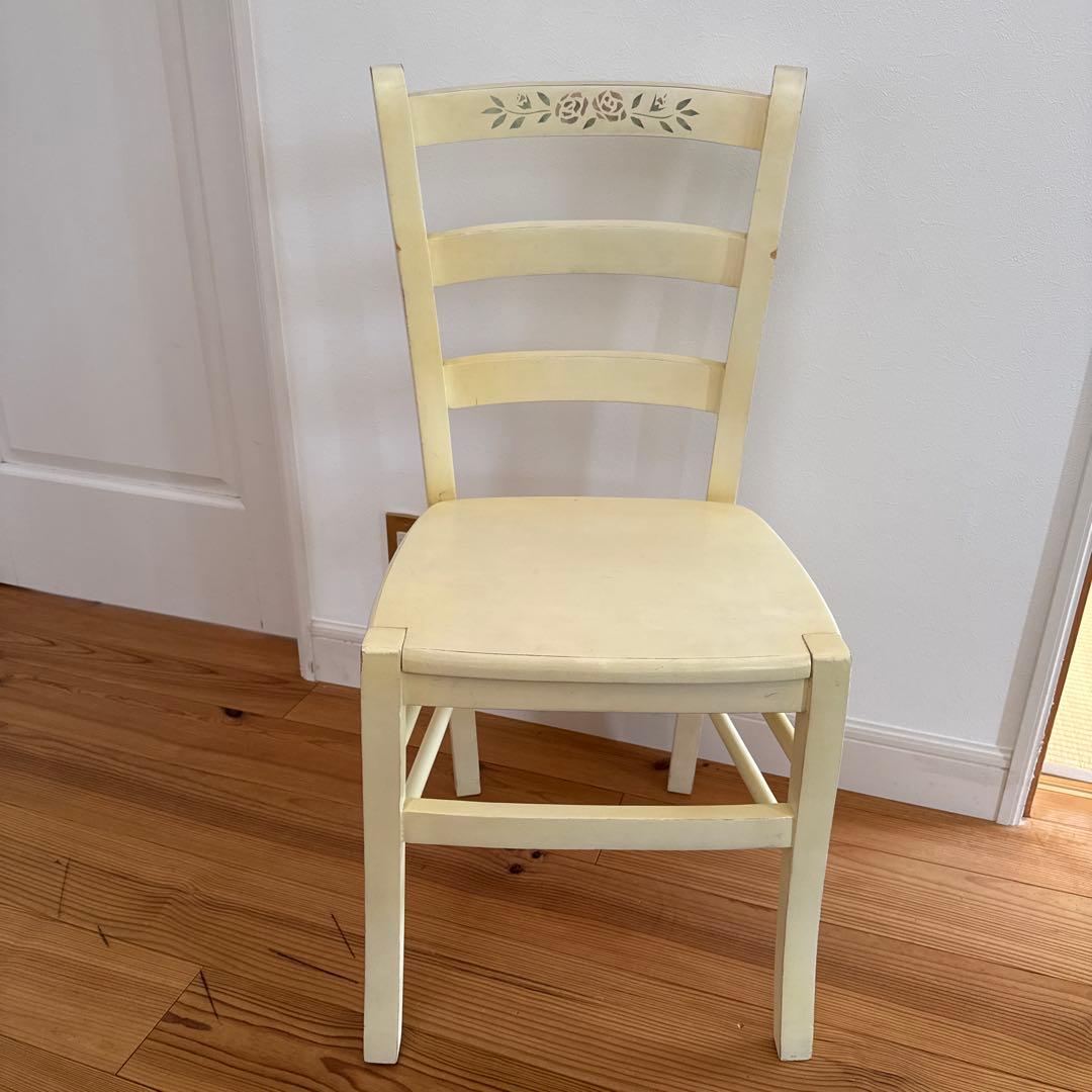 マニーステンシルローズホワイトファニチャー