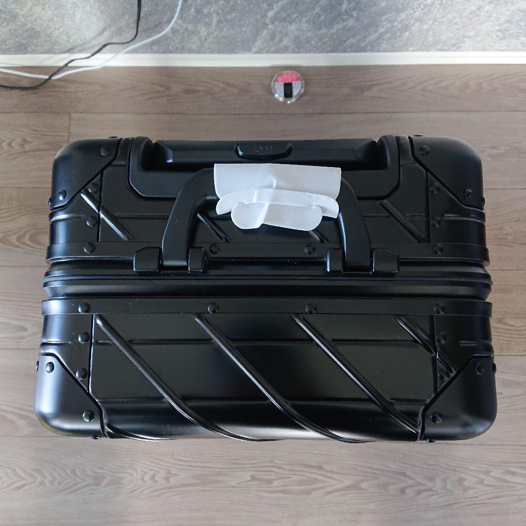 Macadamia プレミアム アルミスーツケース 【機内持ち込み】 ブラック