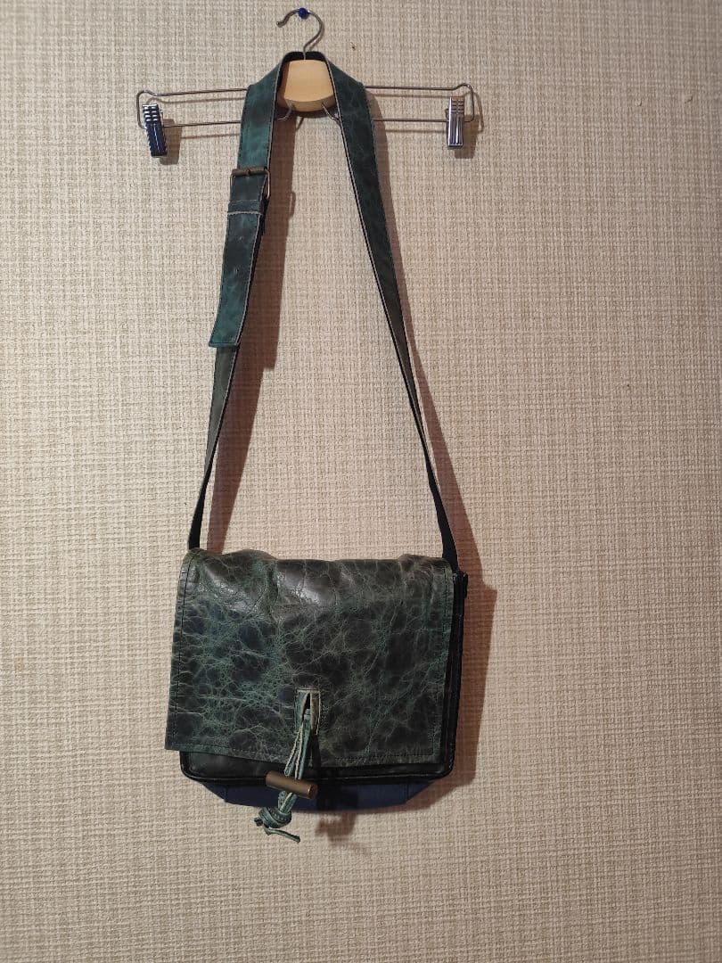 beauty:beast　ダークグリーン メッセンジャーバッグ