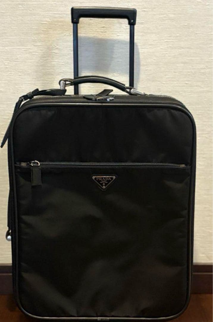 PRADAプラダ　キャリーケース　黒