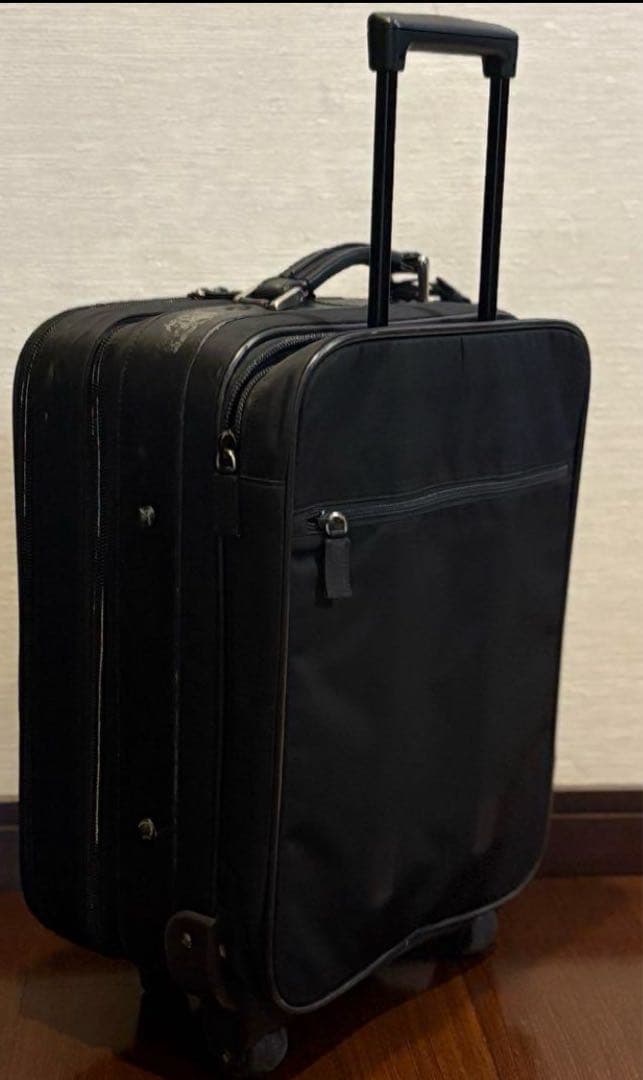 PRADAプラダ　キャリーケース　黒