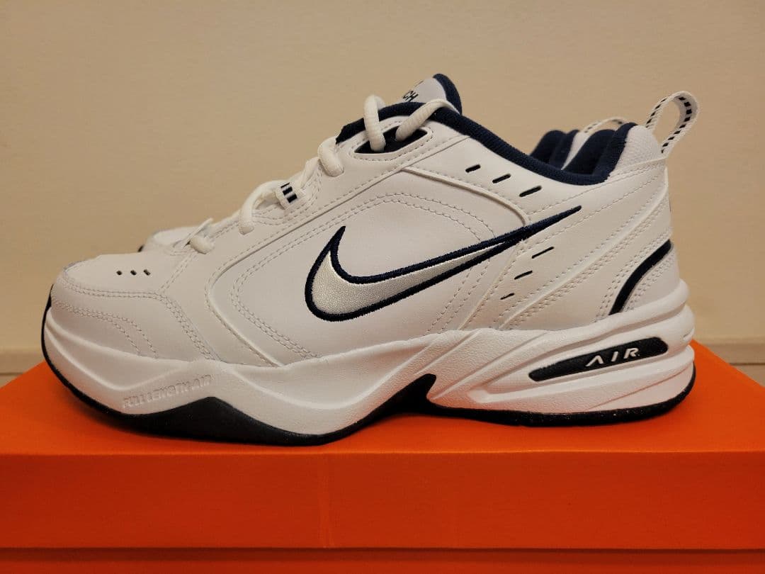 ナイキ　エアモナーク４　NIKE AIR MONARCH 4