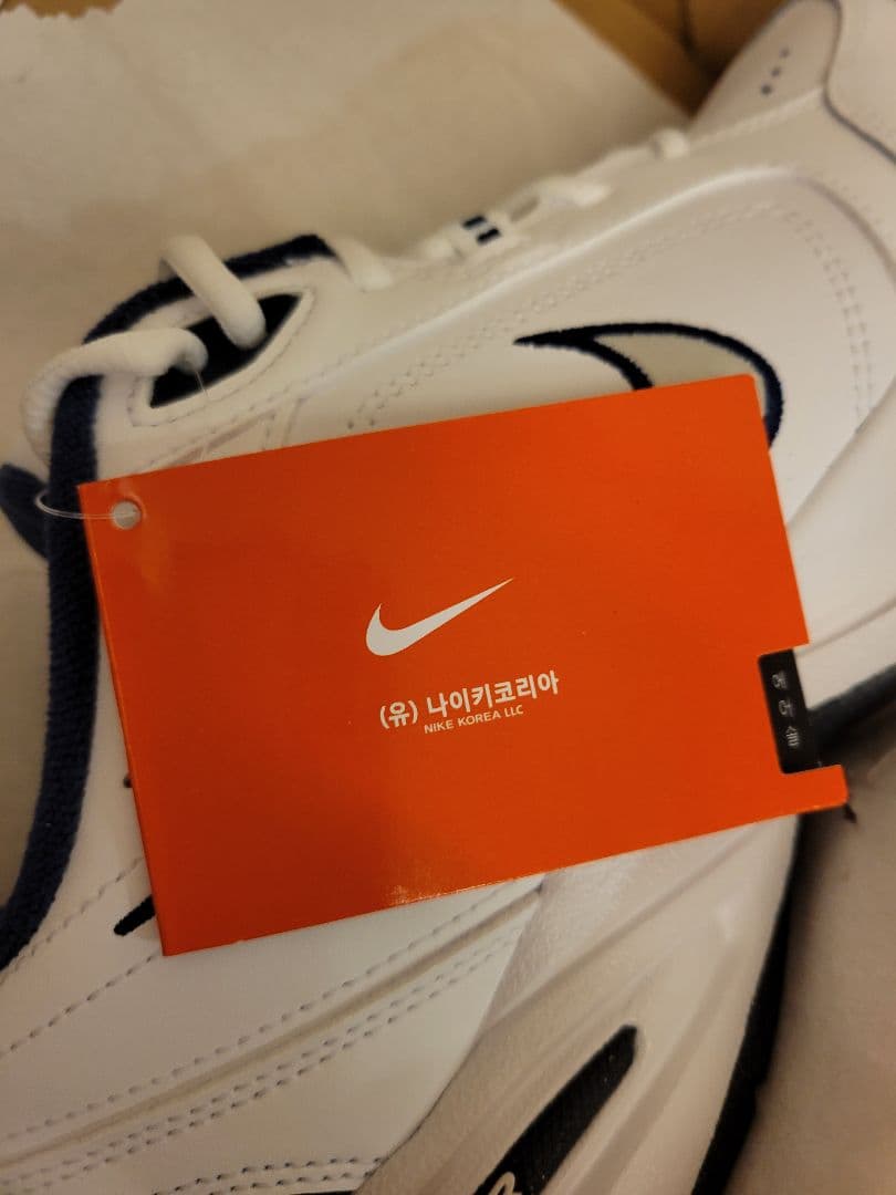 ナイキ　エアモナーク４　NIKE AIR MONARCH 4