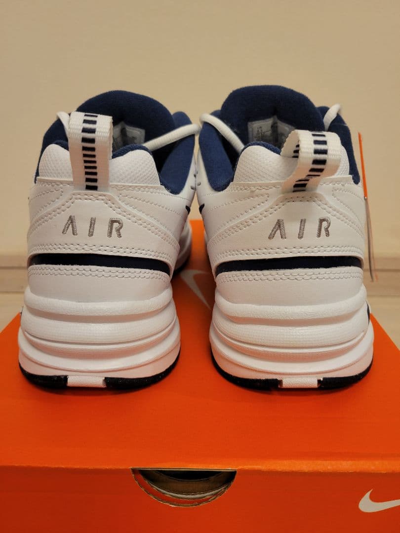 ナイキ　エアモナーク４　NIKE AIR MONARCH 4