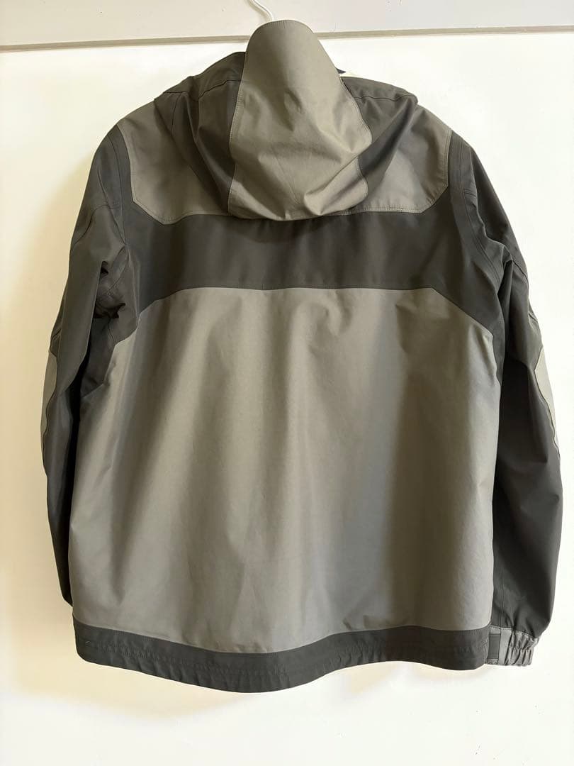 STUSSY ゴアテックス　マウンテンパーカー、ナイロンジャケット