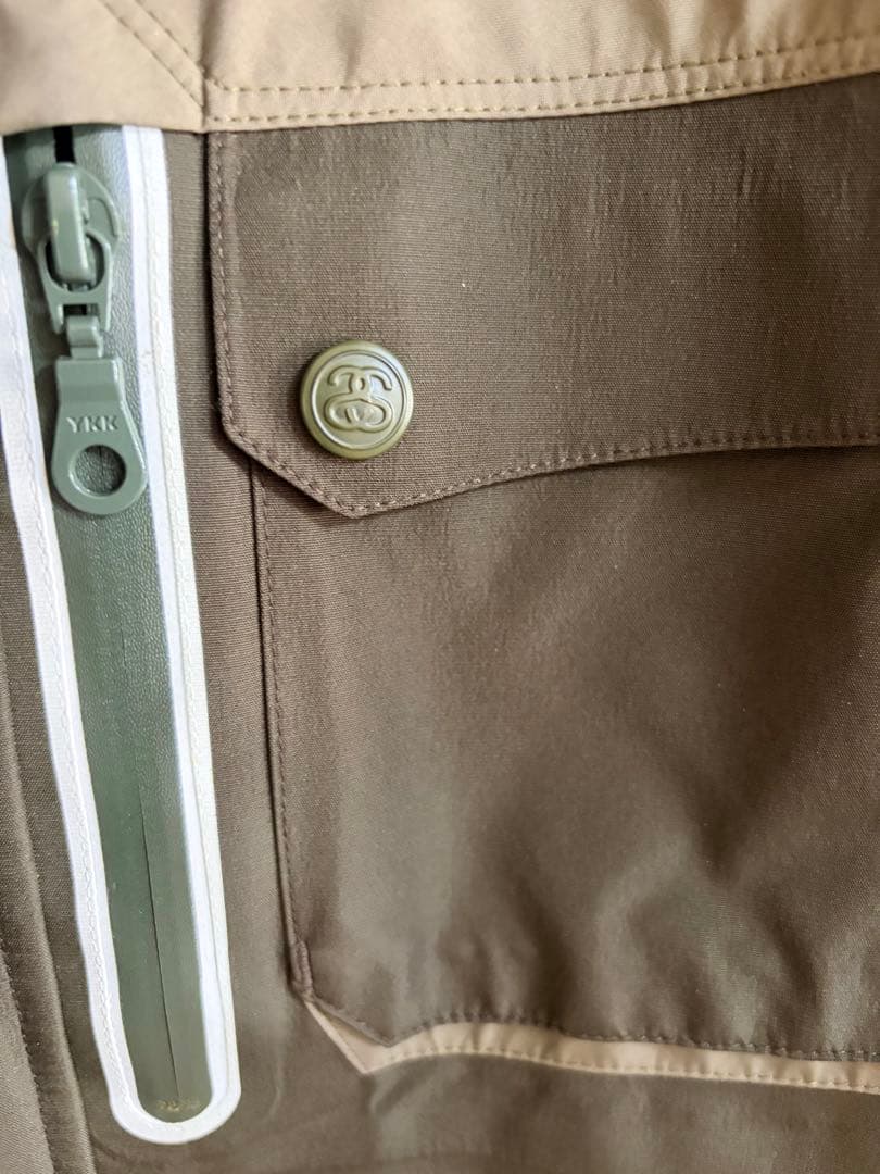 STUSSY ゴアテックス　マウンテンパーカー、ナイロンジャケット