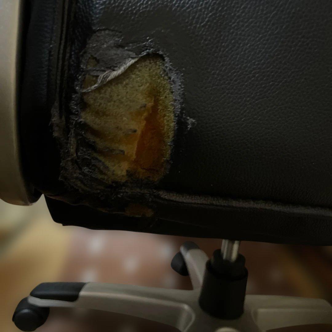 ニトリワークチエアクラウズ　PCV BK