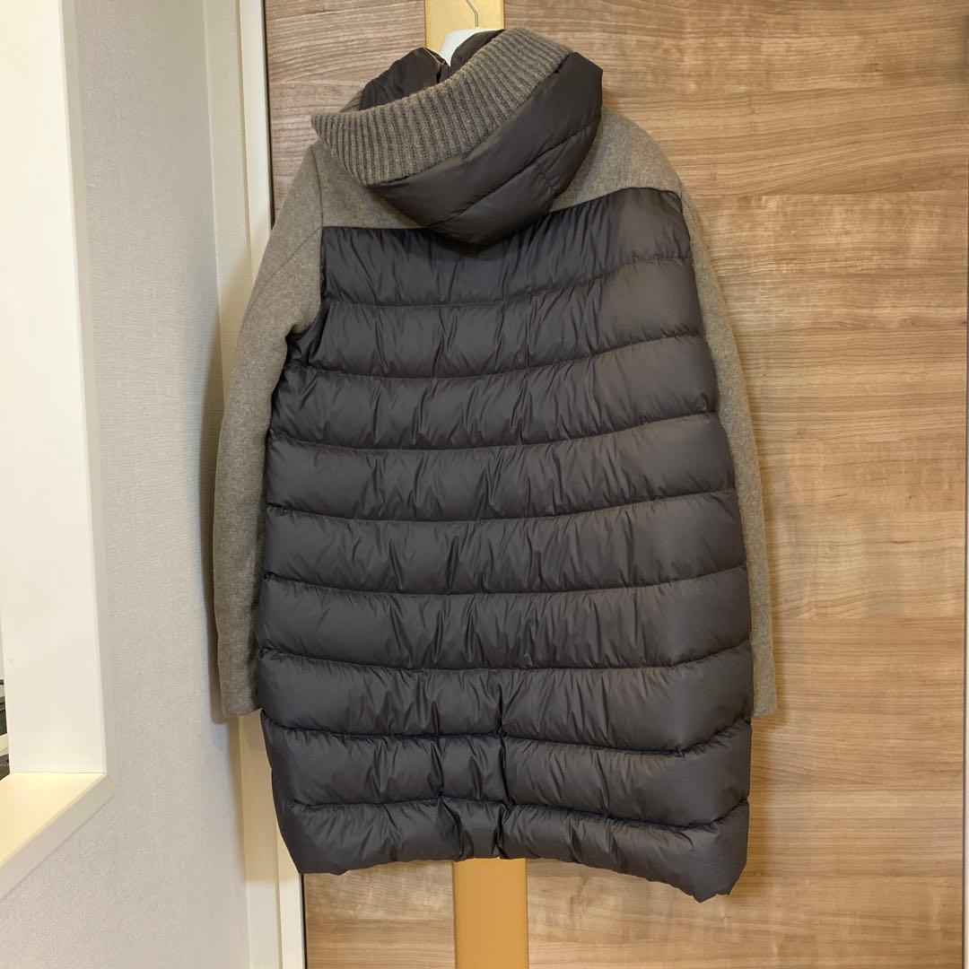 定価23万　フード付きダウンコート　軽量　ロイヤルクリーニング済み