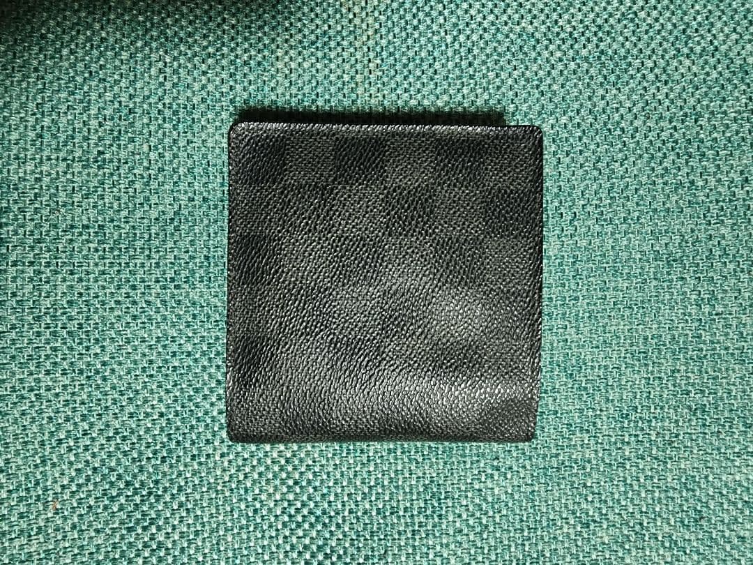 ルイヴィトン 二つ折り財布