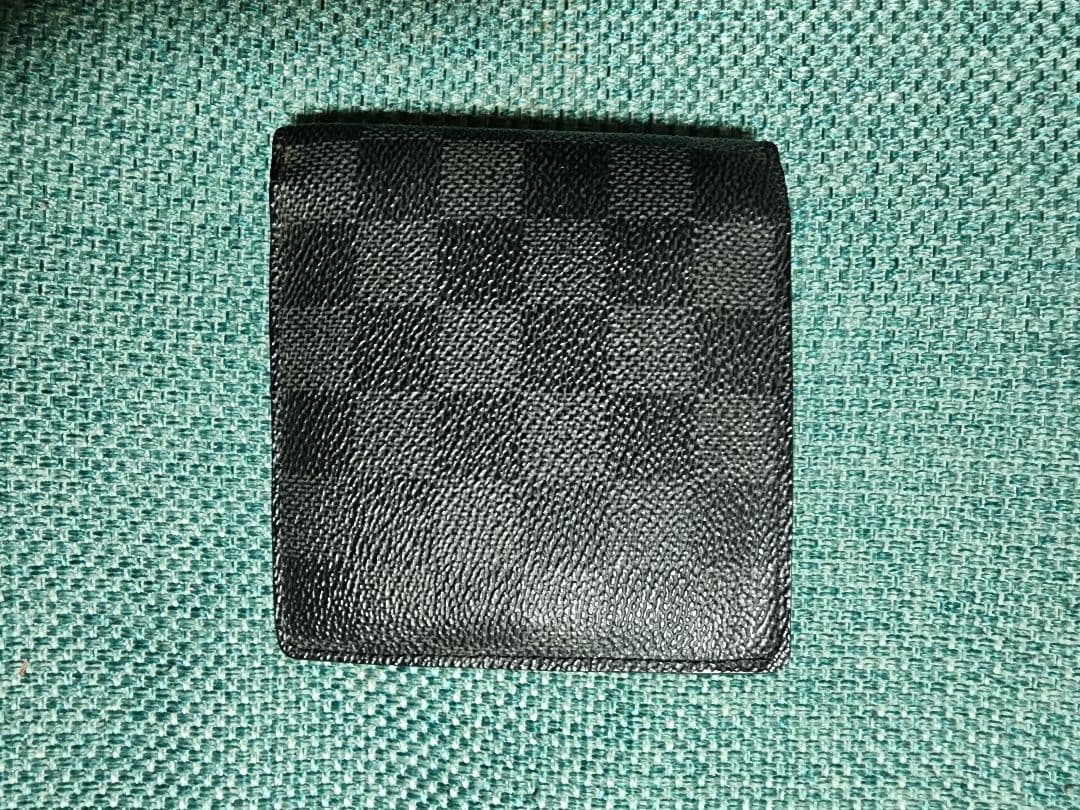 ルイヴィトン 二つ折り財布