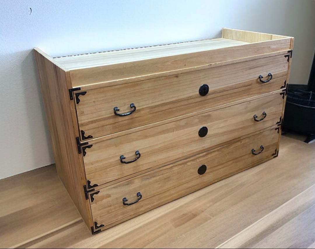 ＊*y様 オークションで格安出品★レトロモダン　桐箪笥　桐タンス　引き出し3段