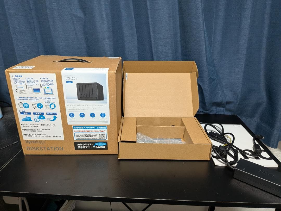 Synology DS420+【HAT3300-4Tほぼ未使用】×4,SSD×2