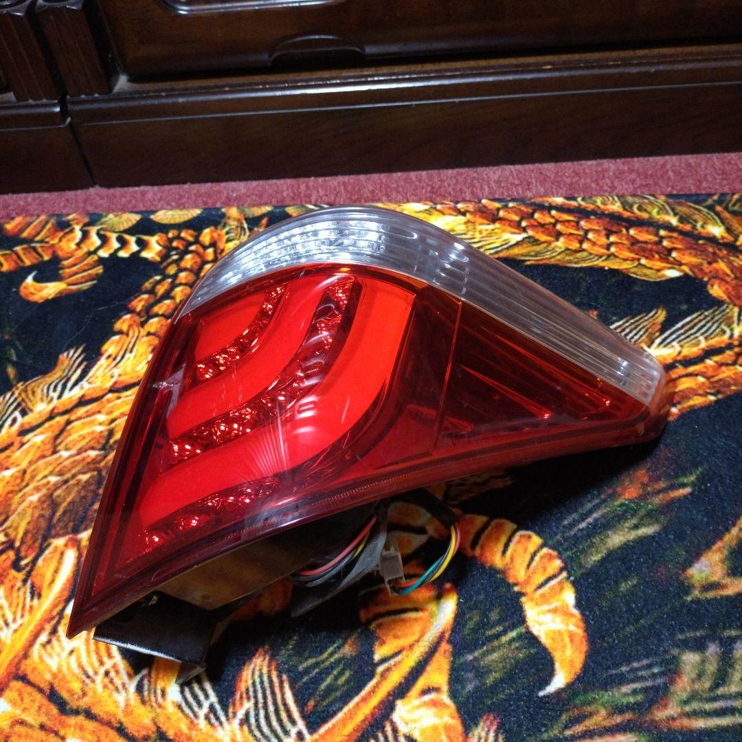 トヨタ アルファード ANH20 テールランプ