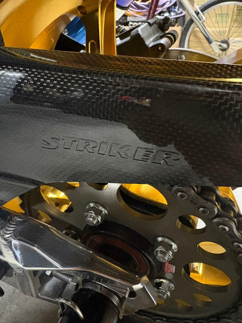 Z900RS STRIKER製 カーボンファイバー リアフェンダー　平織タイプ