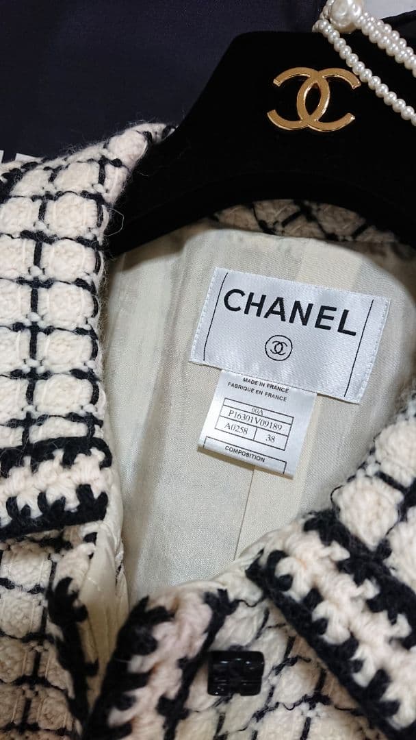 シャネル♥お上品なバイカラーの素敵コート・ジャケット♥綺麗です♥