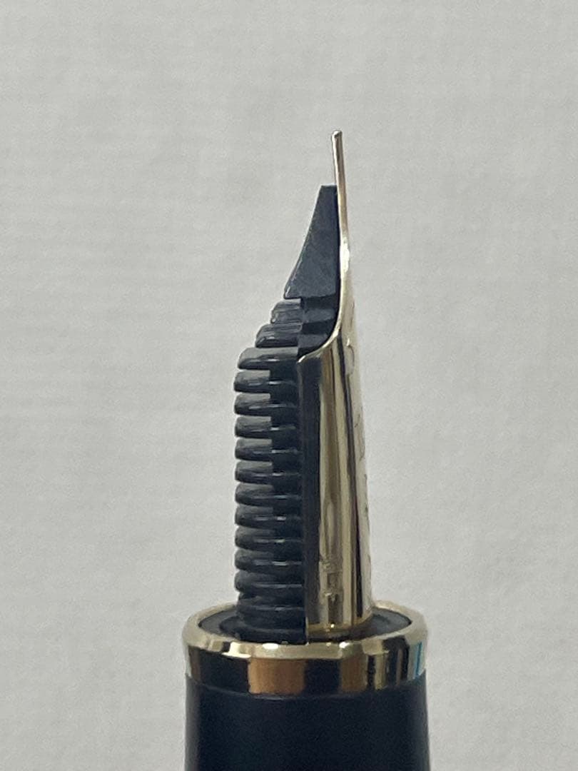 試筆のみ　梨地　18k F 旧ニブ　大型　JIS刻印あり　セーラー　万年筆