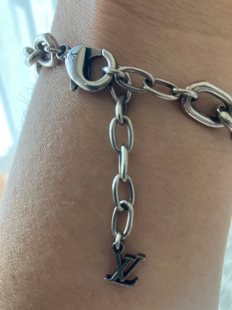 Louis Vuitton シルバーチェーンブレスレット2025年発売