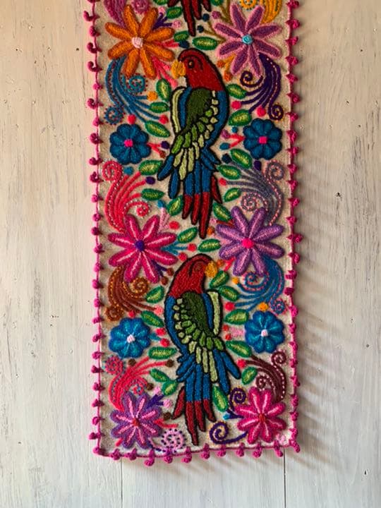 アヤクーチョ刺繍タペストリー　ペルー　チチカカ