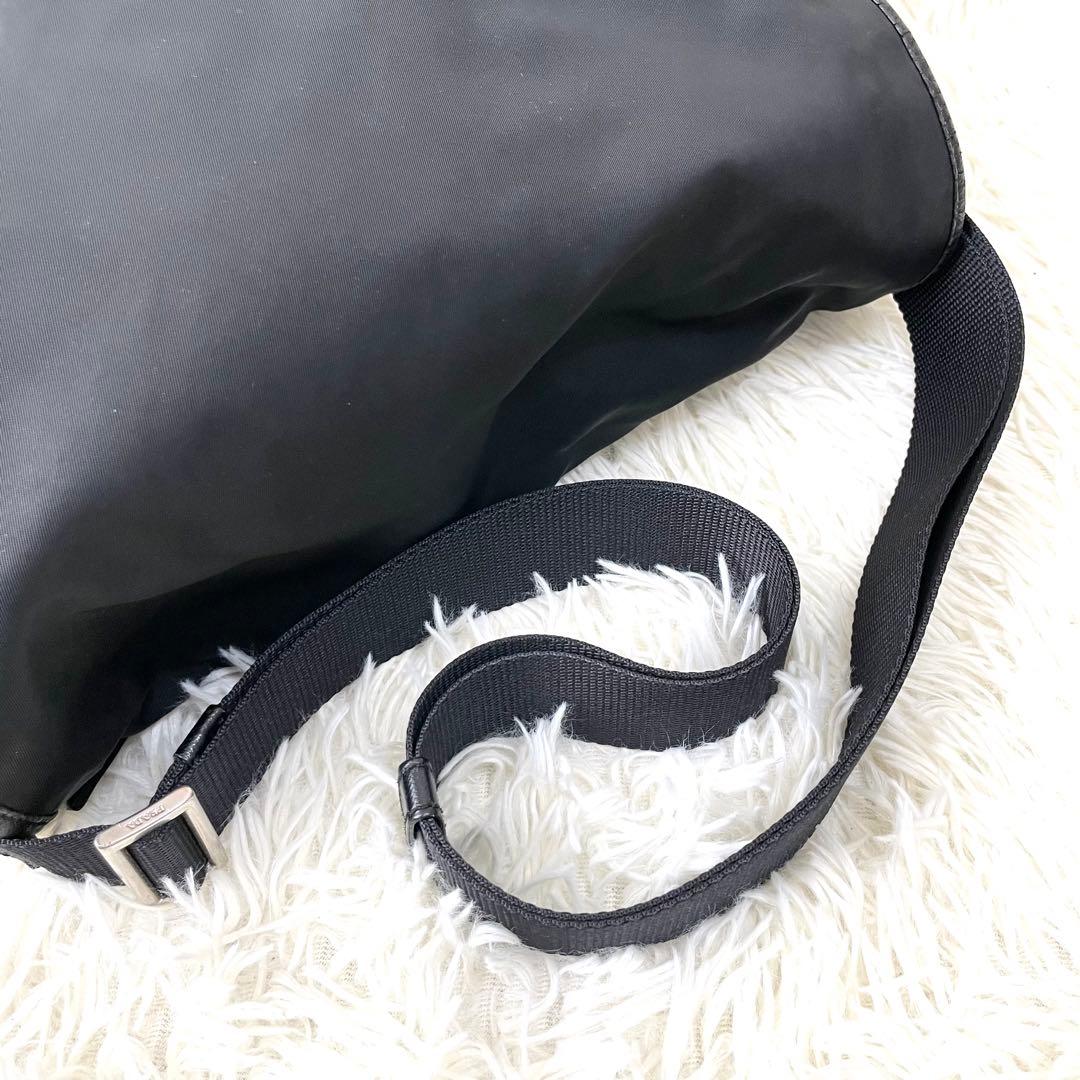 asumi　プラダ ショルダー 三角ロゴ レザー ナイロン A4収納 黒