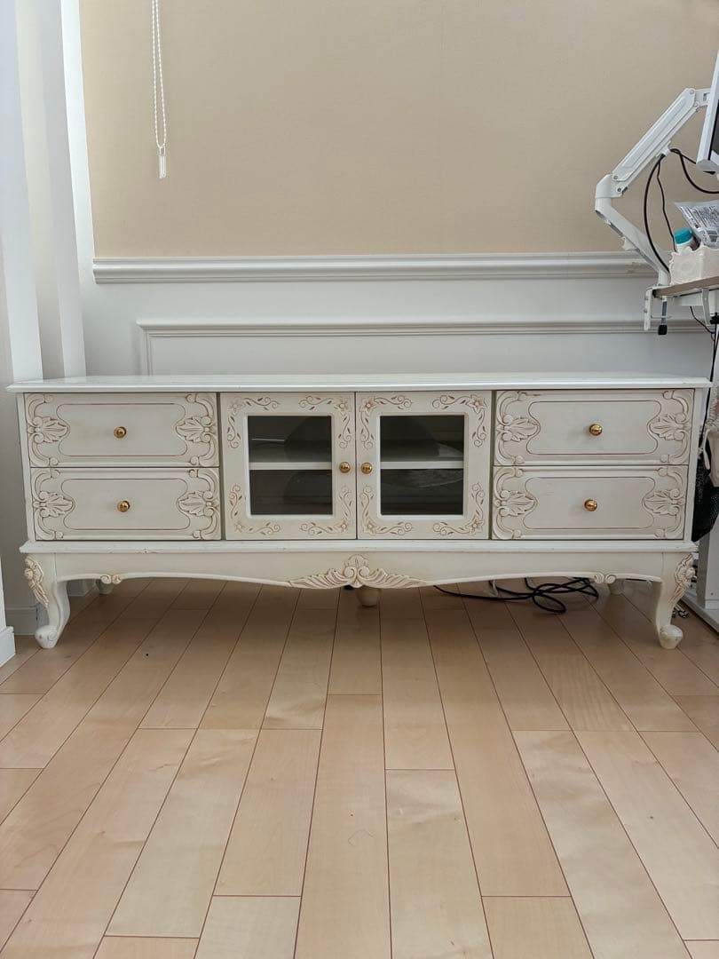 ロココ調　ホワイトテレビボード　リビングボード　猫脚