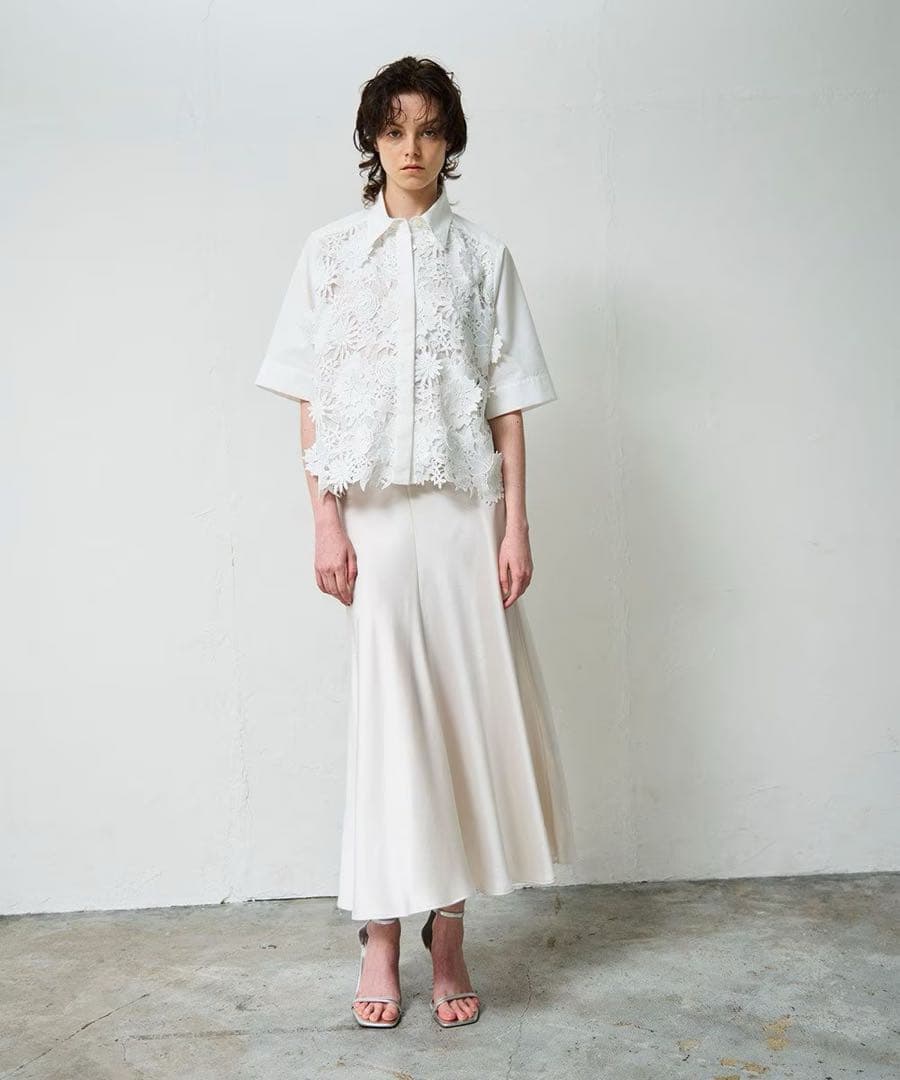 グレースコンチネンタル　フラワードレスシャツ