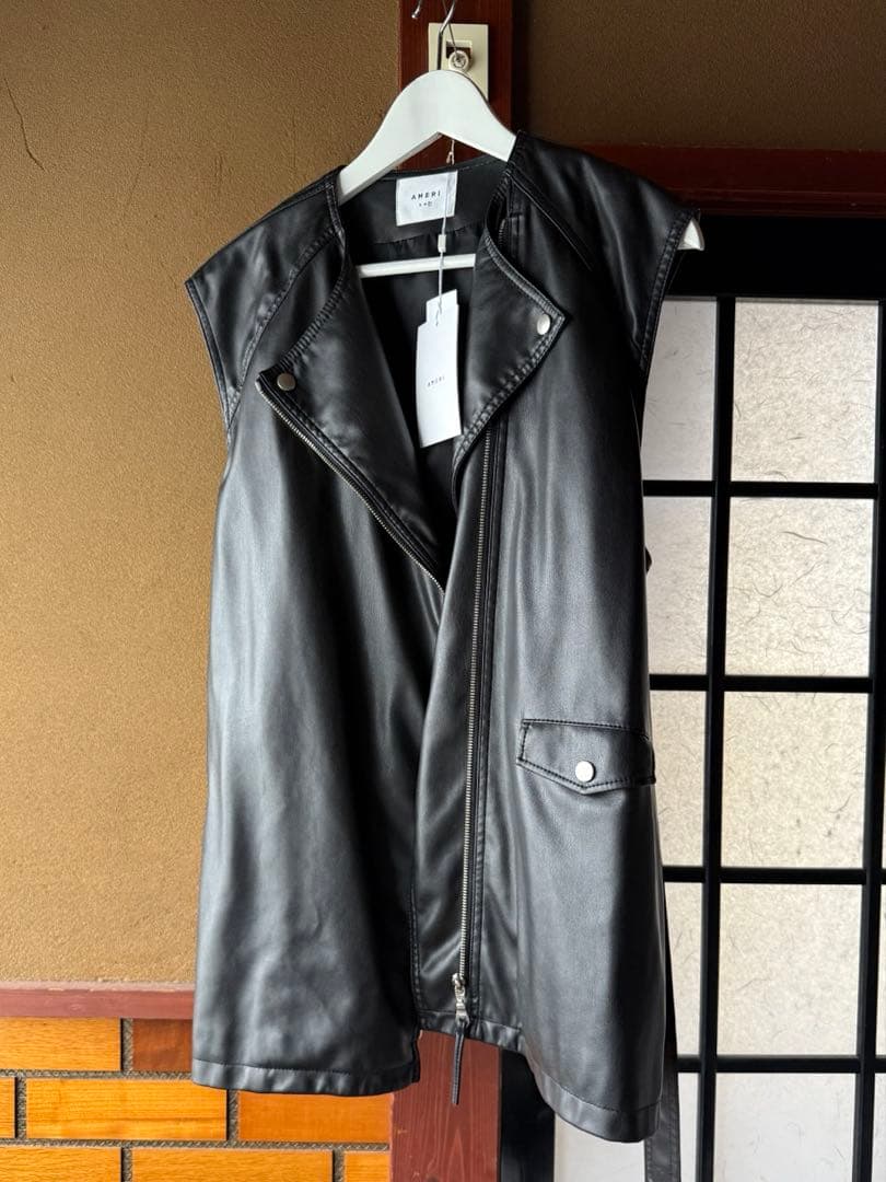 【お値下げ中】アメリビンテージ　フェイクレザーベスト
