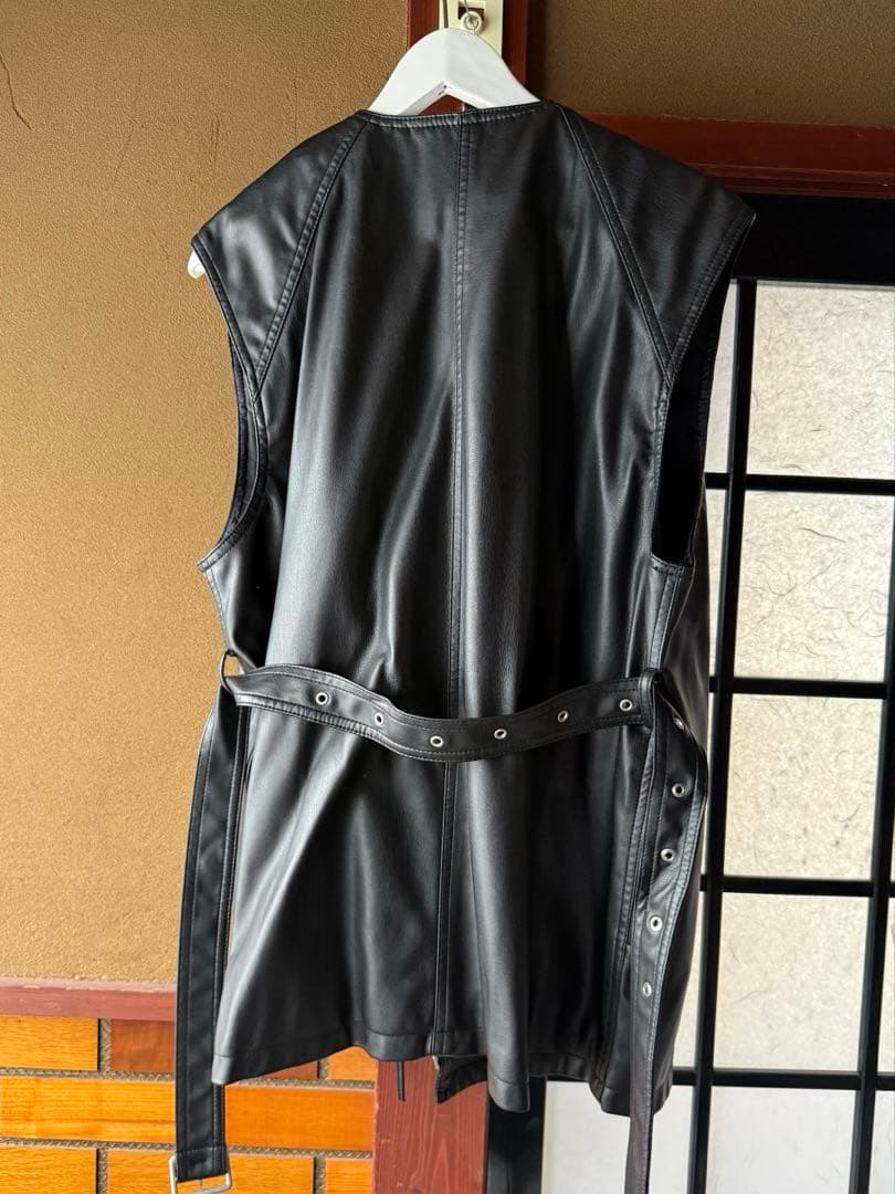 【お値下げ中】アメリビンテージ　フェイクレザーベスト
