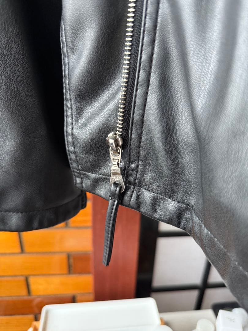 【お値下げ中】アメリビンテージ　フェイクレザーベスト