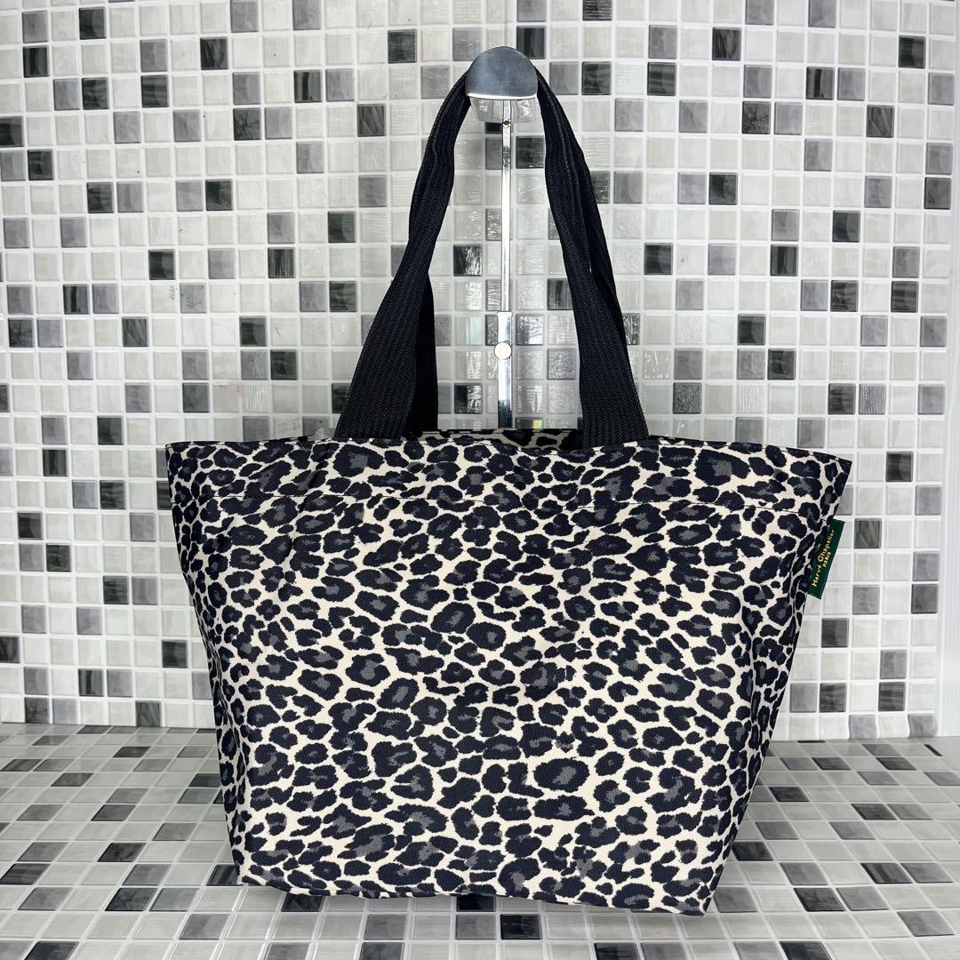 エルベシャプリエ パンサーブラン ナイロン舟型トート