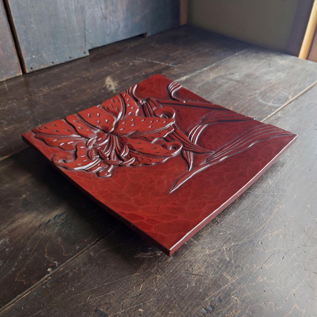 鎌倉彫　博古堂　24㎝　角皿・菓子器　ユリの花モチーフ