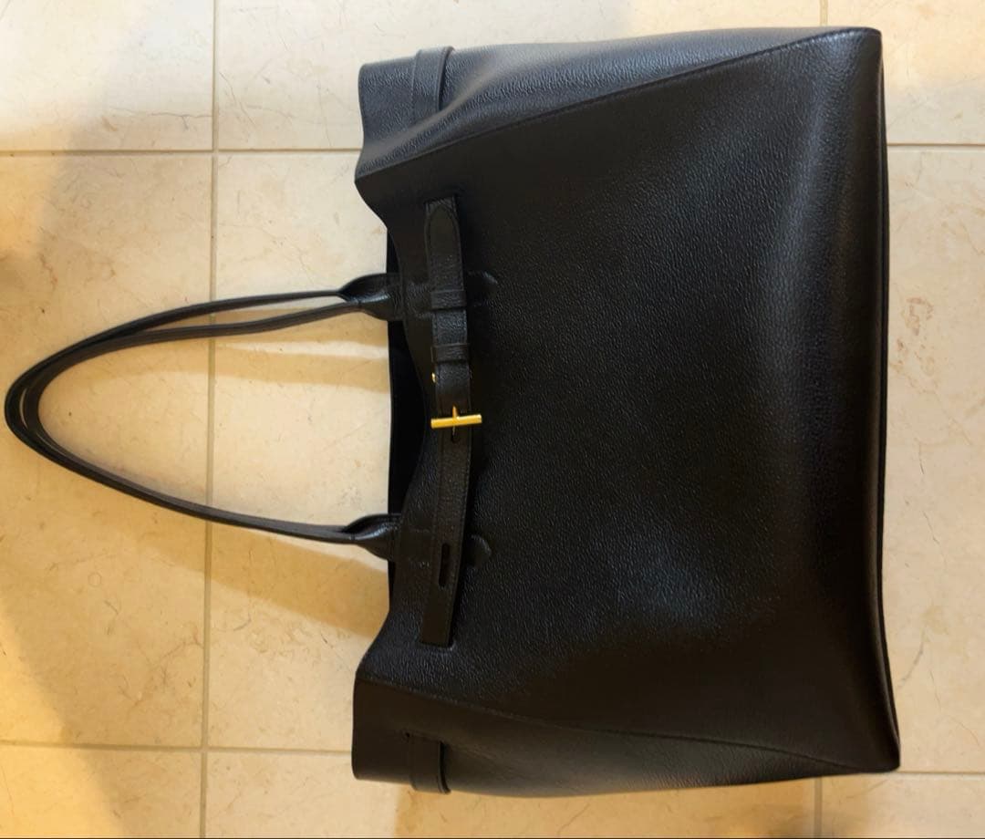 【美品】TOM FORD レザー　トートバッグ定価24万円→特価出品