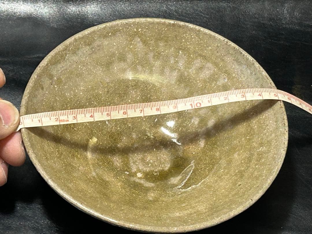 美しい古美術◾️蔵から深みのある緑色の釉薬が流れる上品で美しい平茶碗が出て来ました