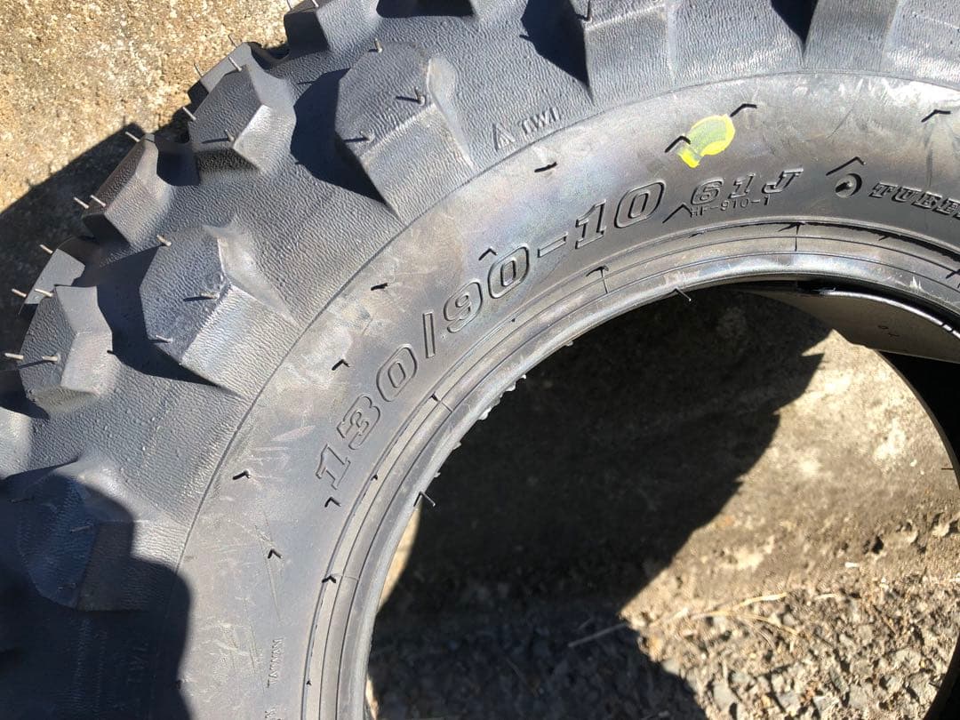 デューロ　130-90-10 未使用タイヤ2本