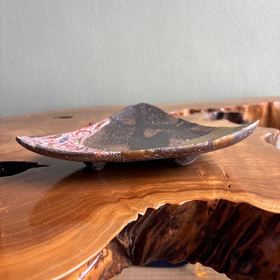 【訳あり】 苧坂恒治造 三角皿 人気作家 金直し