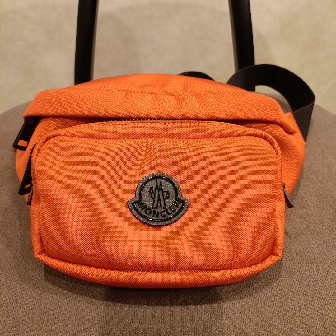 モンクレール　durance　オレンジ ボディバッグ フロントポケット付き