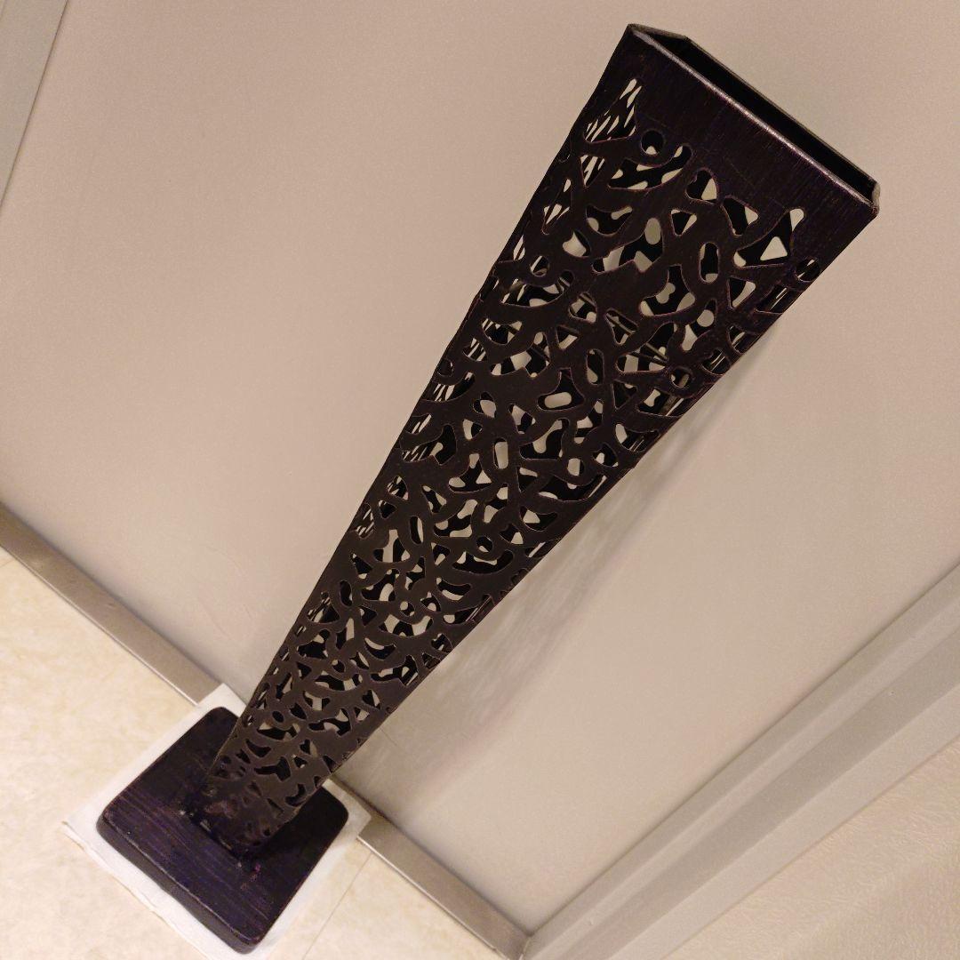 透かし模様のフラワースタンド