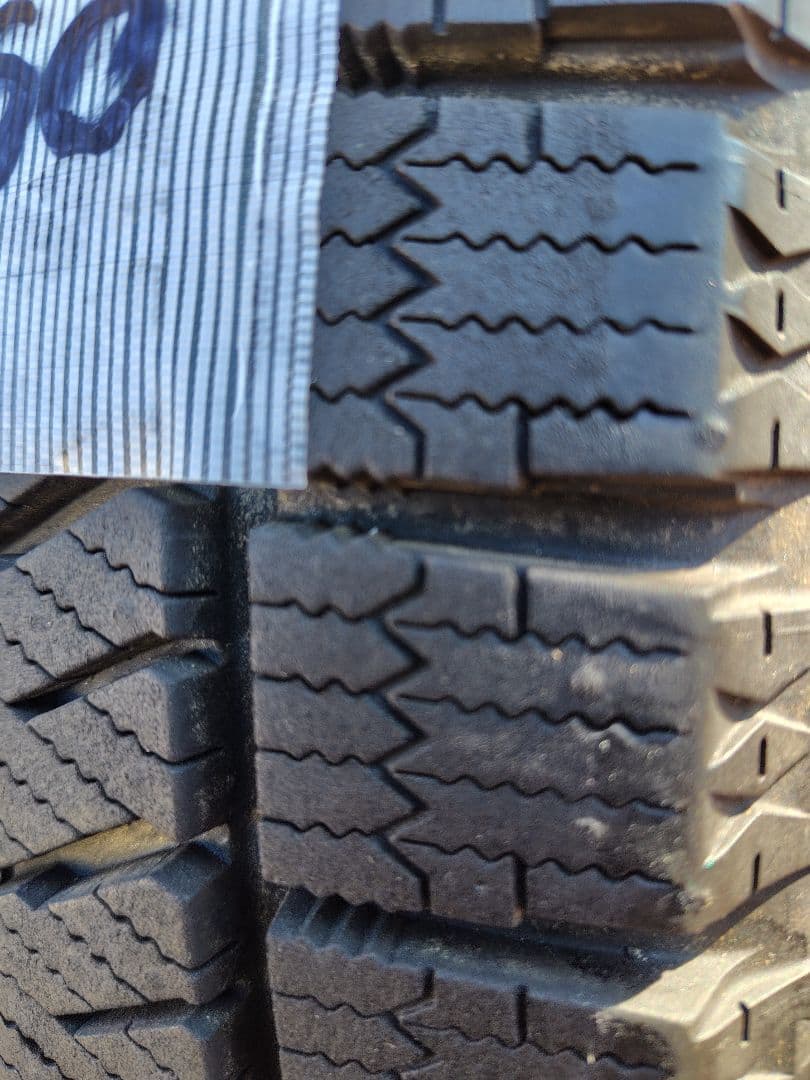 ブリザック VRX2 225/60R17 2022年製 残溝8mm