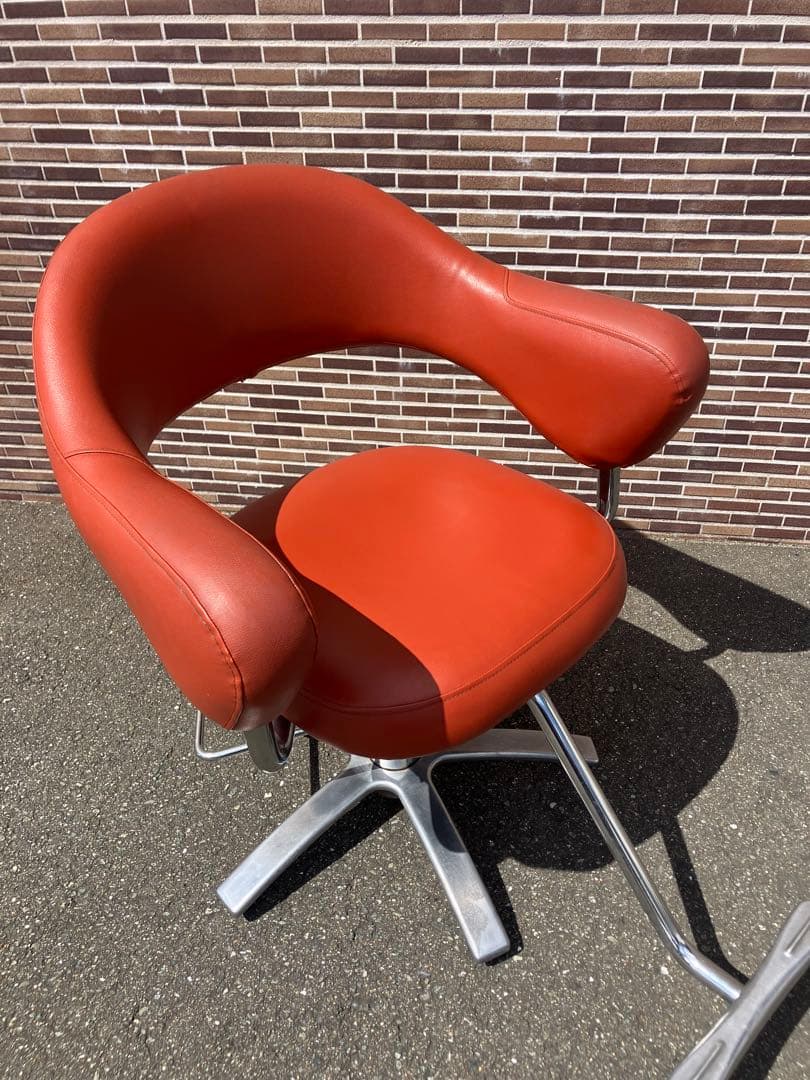 タカラベルモント　KITA Ergo II Nagiチェアー美容室インテリアにも