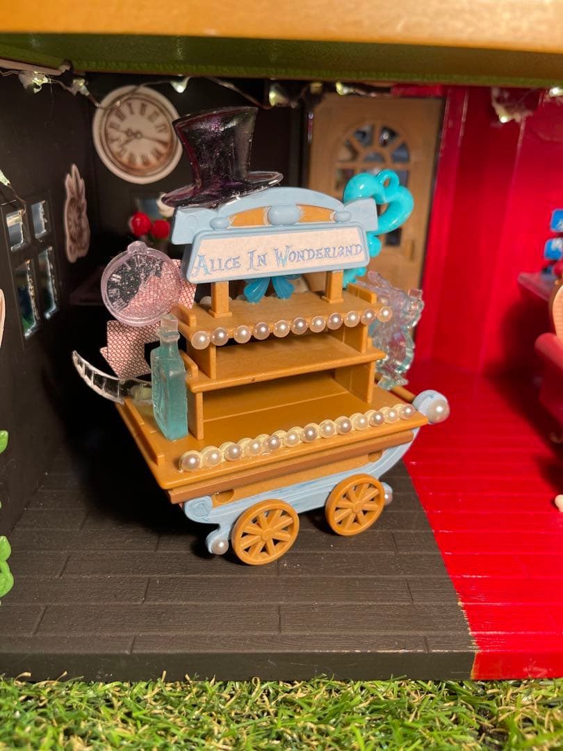 不思議な国のアリス不思議なワゴンブルッティー