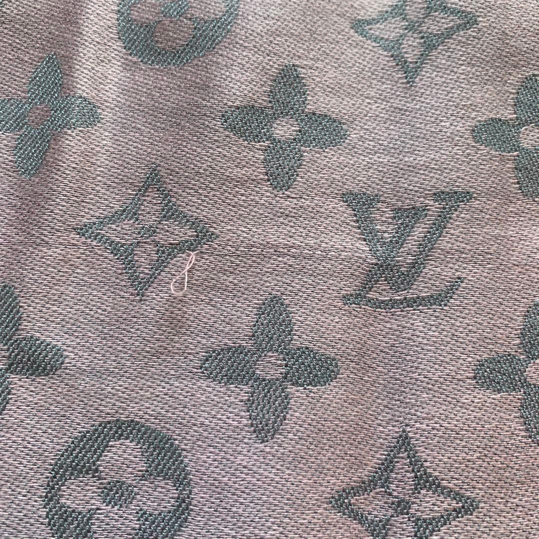 ルイビトン　モノグラム　スカーフ大判　タグ無し