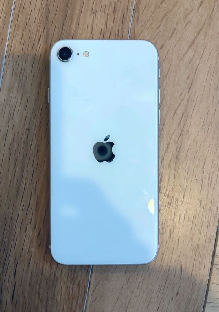 iPhone SE3 本体 64GB SIMフリー 81% 画面割れなし