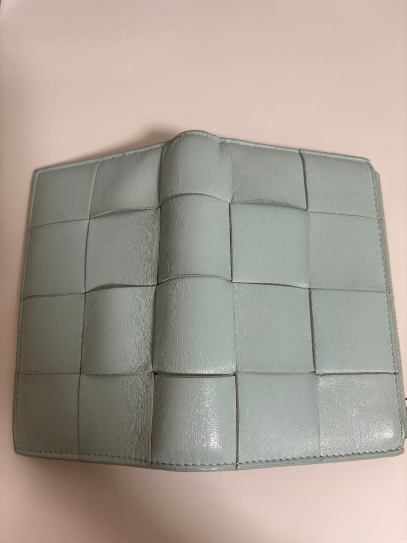 BOTTEGA VENETA 二つ折り財布 ライトブルー