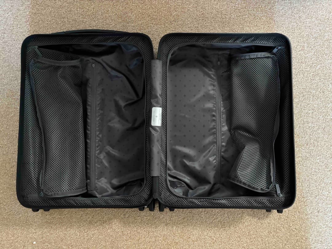 RIMOWA エッセンシャルライト キャビンU ブラック キャリーケース 28L