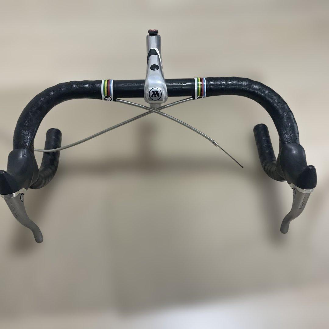 ロード用ハンドルバーとステムセットモドロ製