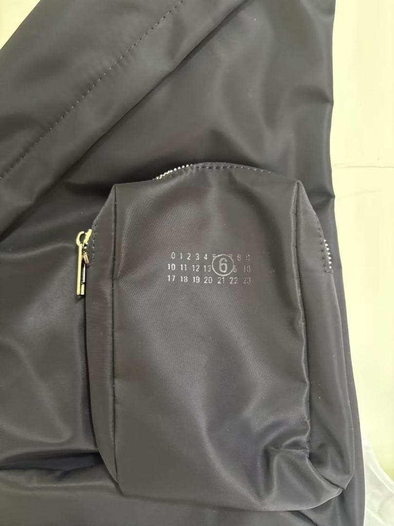 即日発送メゾンマルジェラ MM6ブラック ショルダーバッグ