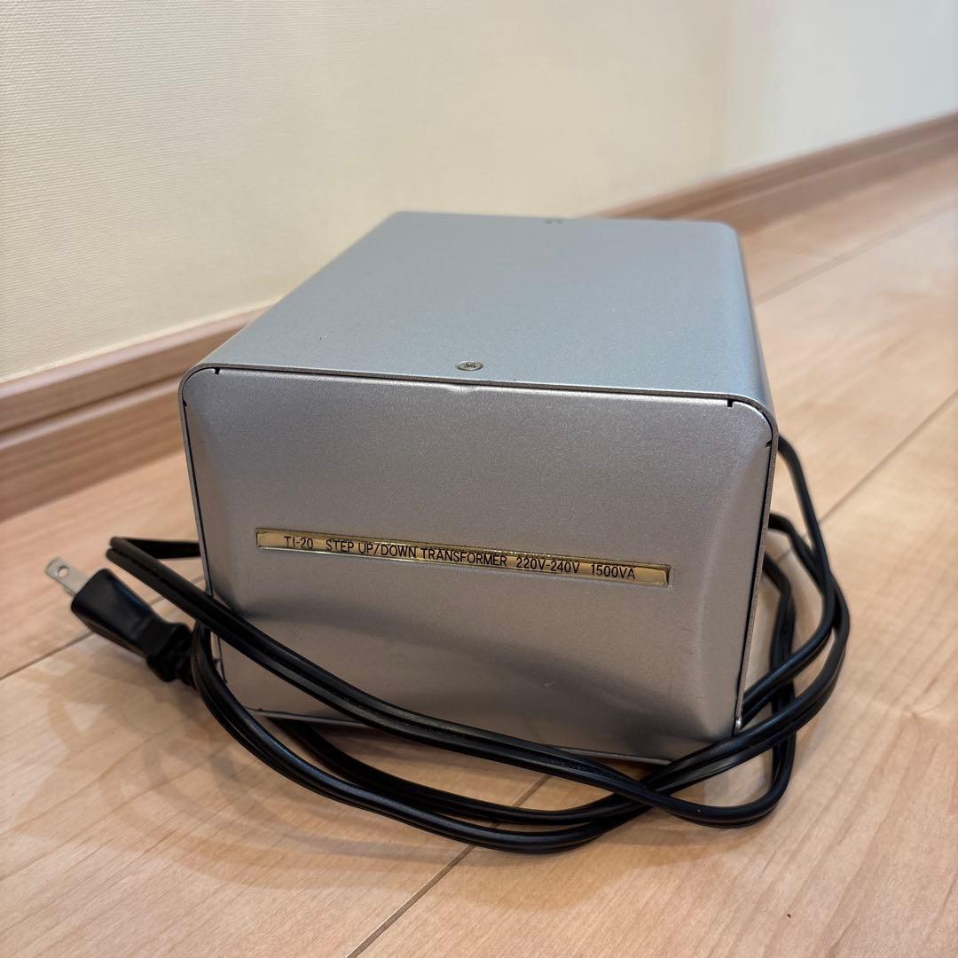 カシムラ変圧器 TI-20 1500VA