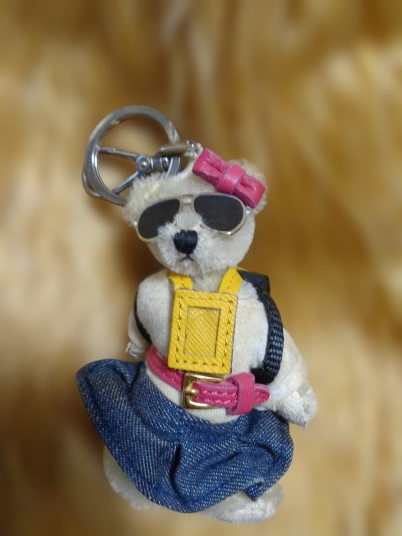 PRADA クマ型キーホルダー デニムスカート