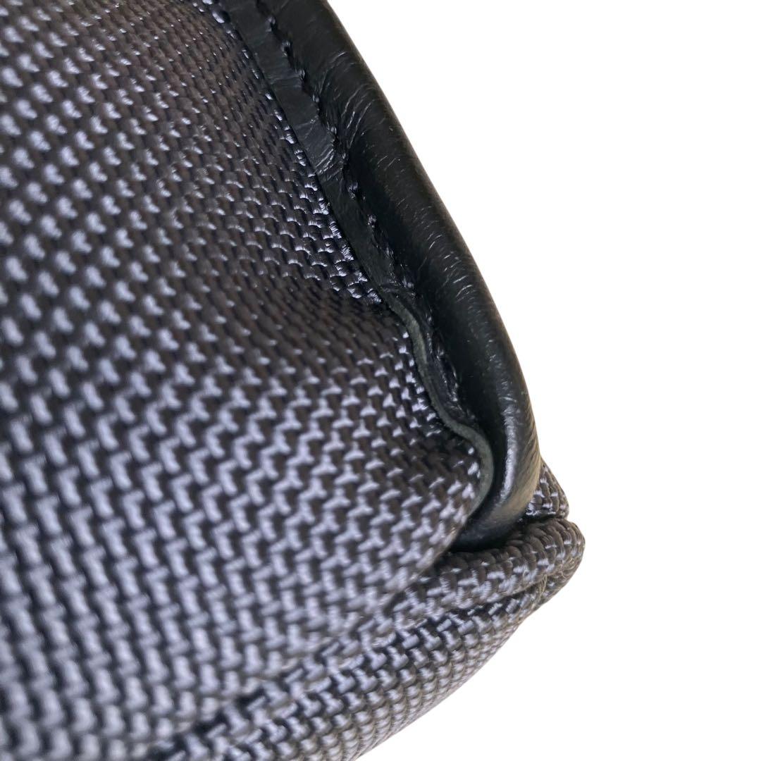 ✨美品✨バーバリーズ ヴィンテージ メッセンジャーバッグ 黒 グレー ナイロン