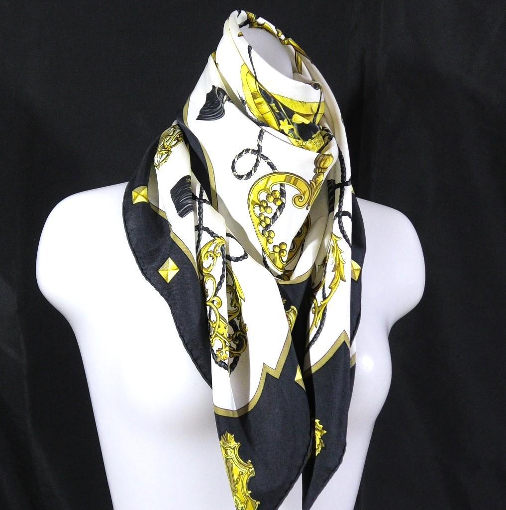 美品　HERMES エルメス　大判スカーフ　カレ90　 D561